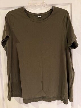 Old Navy Olive Green Short-Sleeve Crewneck Tee